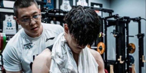 开云体育下载-加盟篮网！网媒：曾凡博月底来布鲁克林 预计会为中国赛做好准备