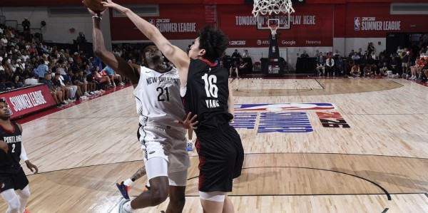 kaiyun-NBA生涯得分新高！杨瀚森15分+3记三分球，体能瓶颈成为隐患