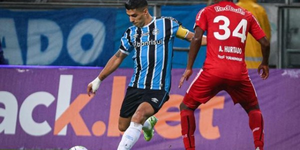 开云体育下载-20战12球 打进巴甲首球 苏亚雷斯有进球奖金拿了！